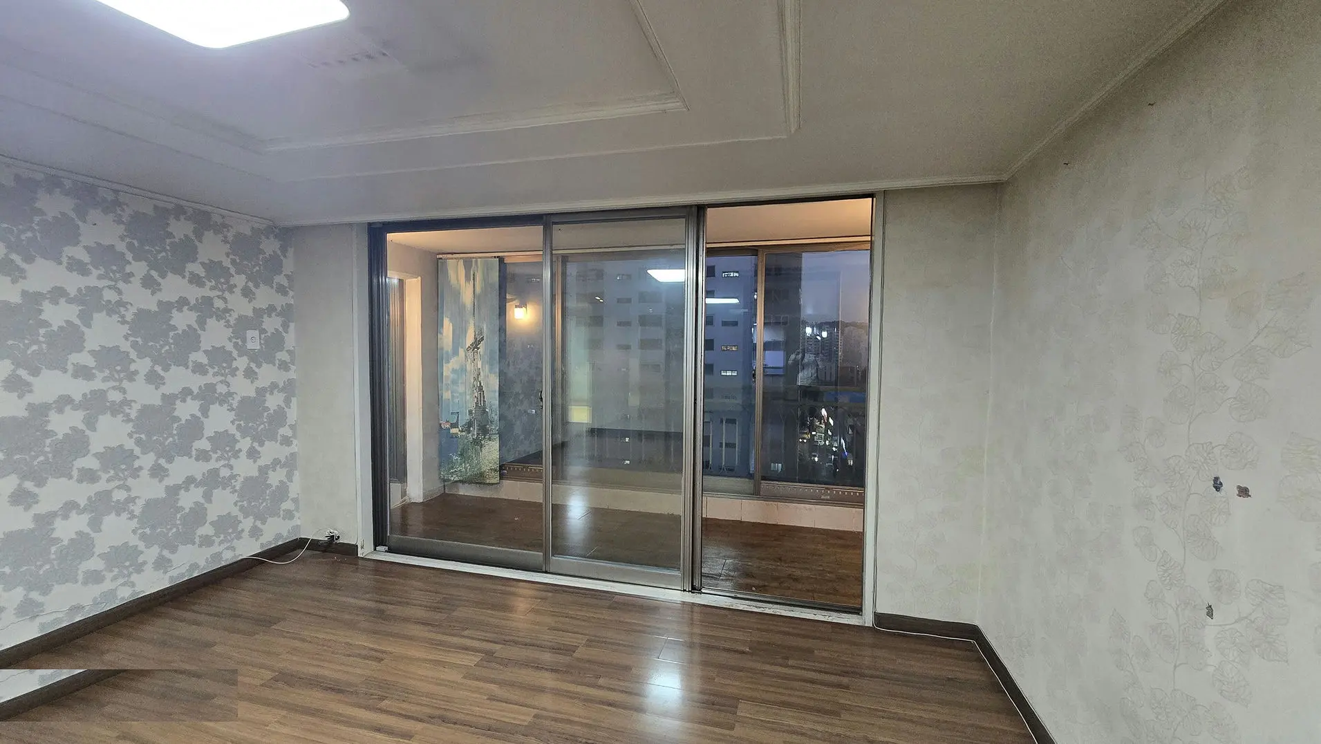김포시 감정동 쌍용마을쌍용아파트 거실 창호 교체 전