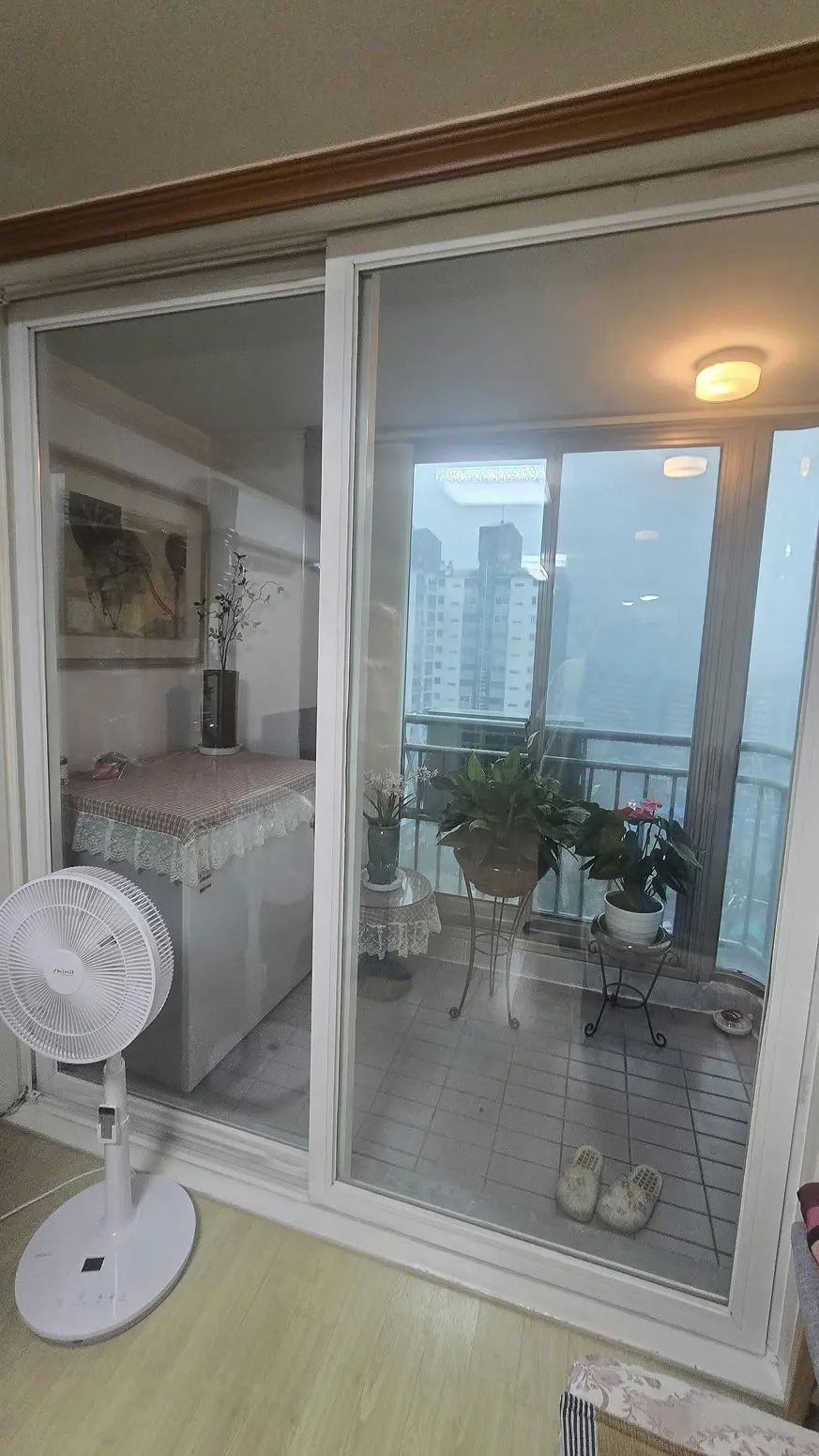 성북구 석관동 중앙하이츠아파트 거실분합창 창호 교체 전
