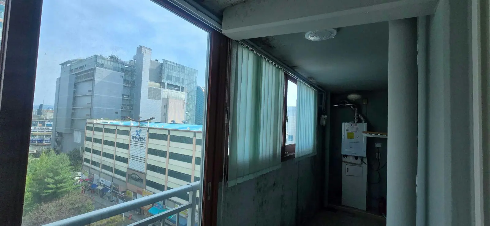 강원도 춘천시 퇴계동 주공6단지 후면발코니 창호 교체 전