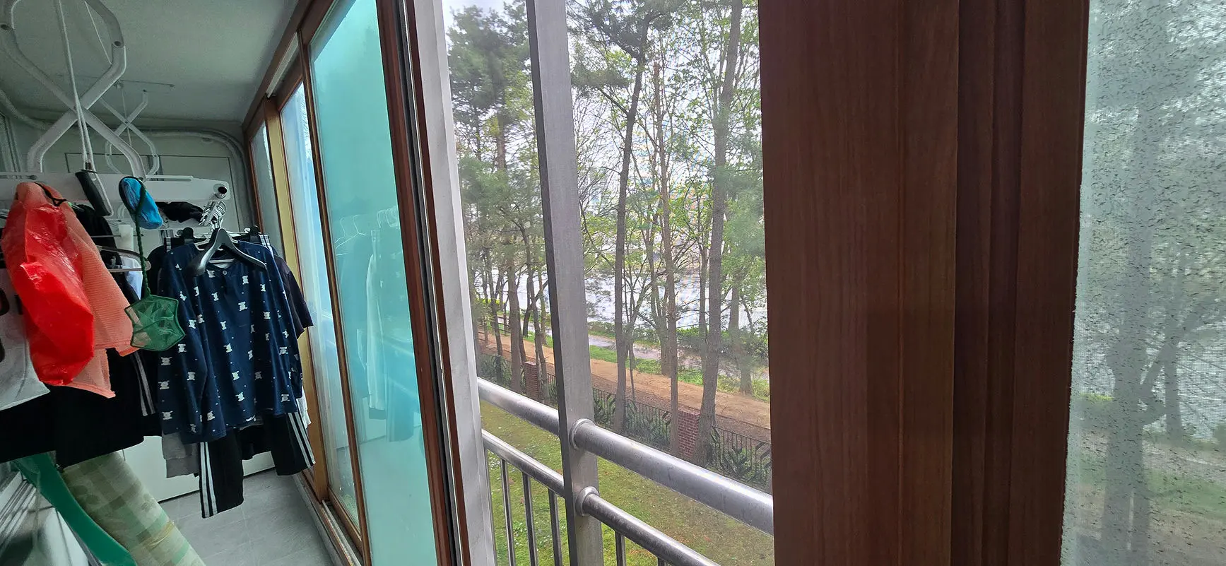 평택시 세교동 보성청실 아파트 안방발코니 창호 교체 전