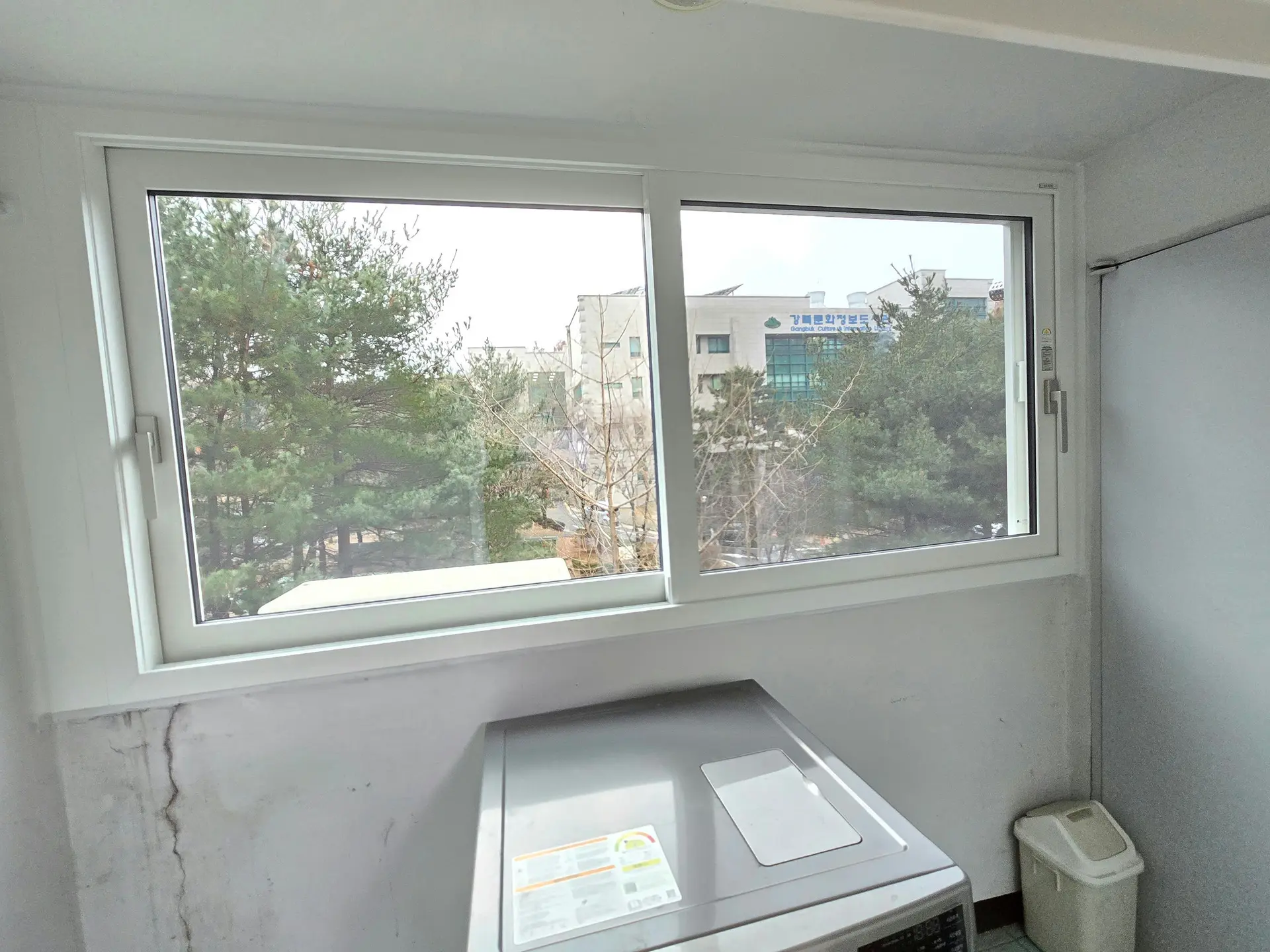 강북구 번동 훼미리힐아파트 세탁실 창호 교체 후
