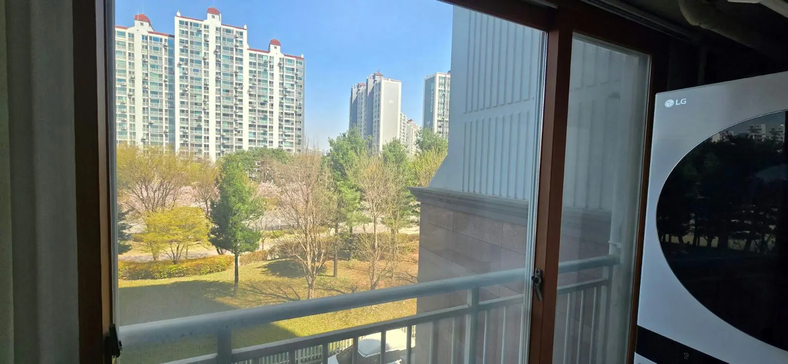 구리시 토평마을 e편한세상 후면발코니 창호 교체 전