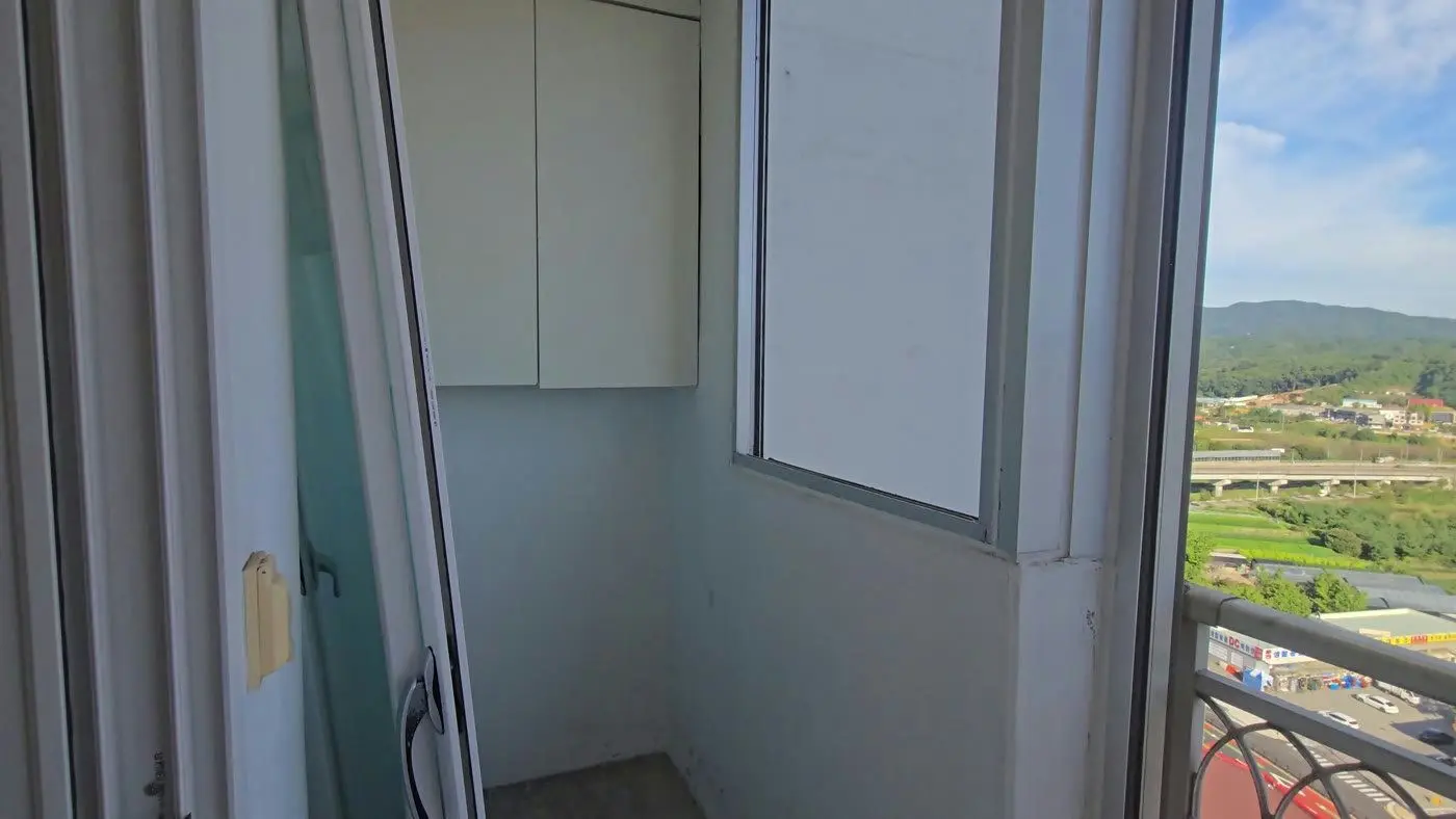용인시 처인구 포곡읍 신원아파트1차 수납장방 창호 교체 전